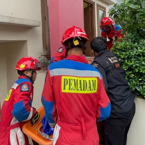 evakuasiroyalambulanxdamkar (4) evakuasiroyalambulanxdamkar (4)