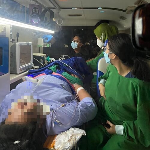 perawat dan dokter (1) perawat dan dokter (1)