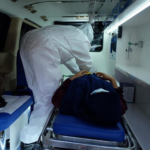 perawat dan dokter (11) perawat dan dokter (11)